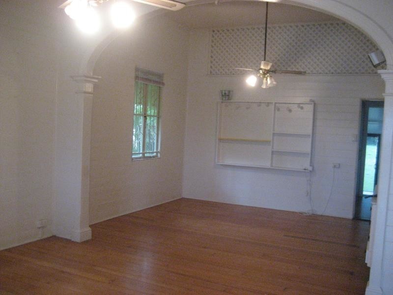 15 Harold Street, West End QLD 4810